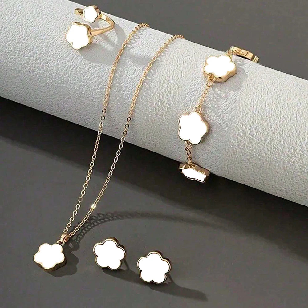 Lucky Clover 3-Piece Jewelry Set 🍀✨