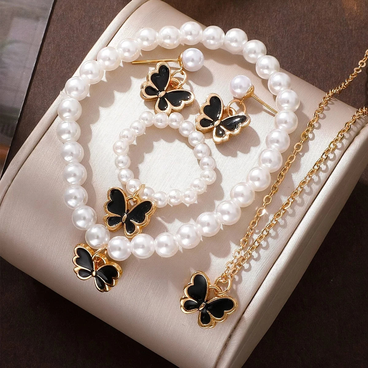 Lucky Clover 3-Piece Jewelry Set 🍀✨